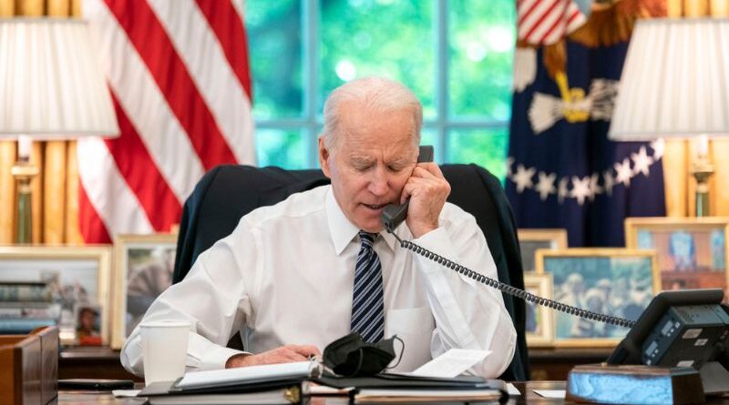 Biden confirma interrupção do envio de armas