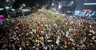 Manifestantes exigem acordo de reféns